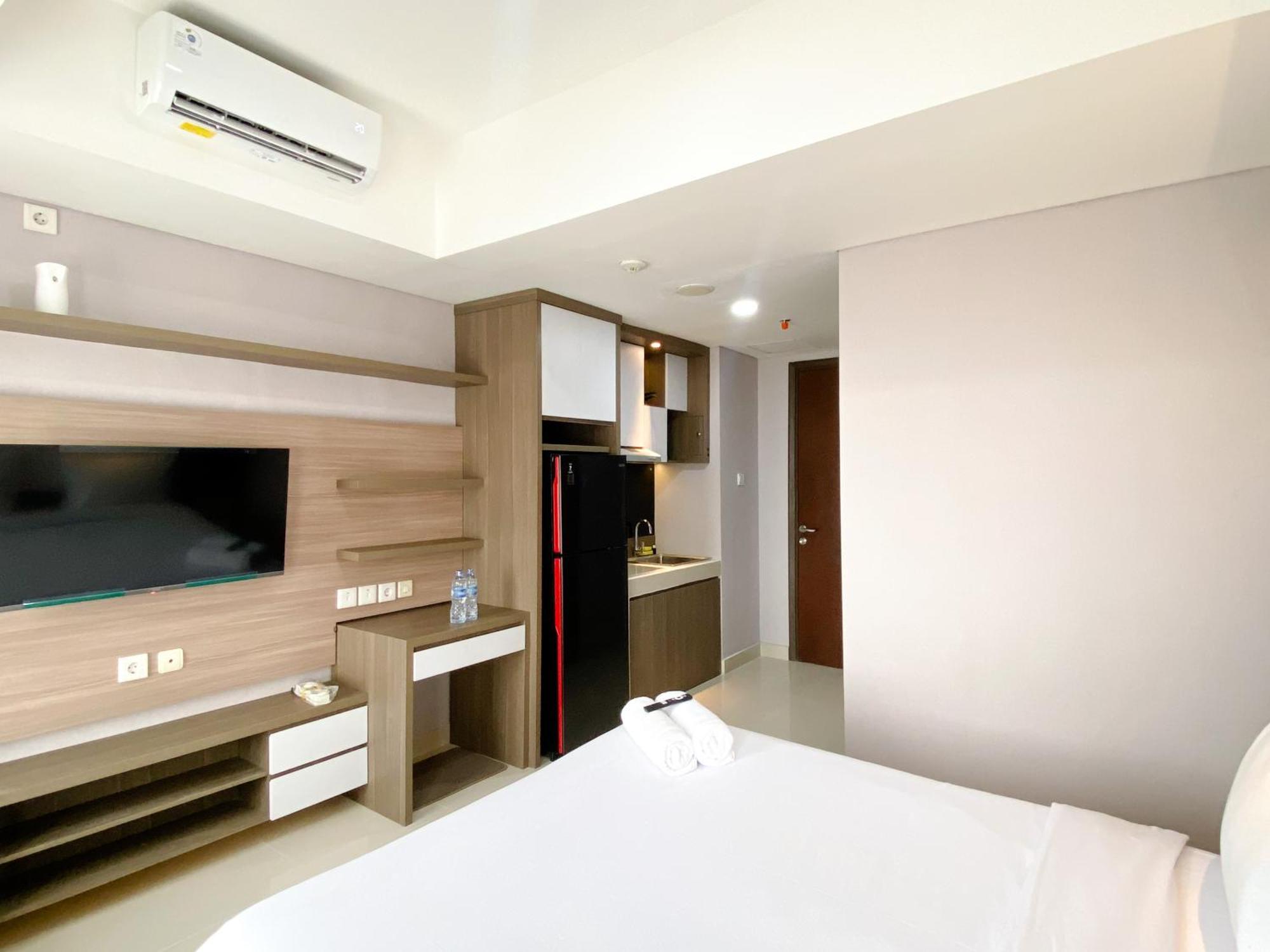 Modern And Comfy Studio At Pollux Chadstone Apartment By Travelio Cikarang Exterior photo